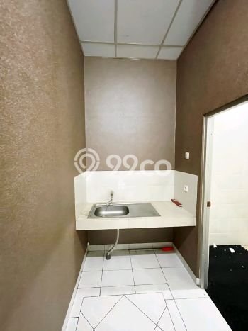 Ruko Disewa di Jakarta Barat dengan LB 204m2 Area Komersial Ramai Ruko Disewa di Jakarta Barat dengan LB 204m2 Area Komersial Ramai