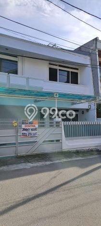 Jarang Ada! Rumah Sewa 9 Kamar Bagus Siap Huni Tanjung Duren Utara Jarang Ada! Rumah Sewa 9 Kamar Bagus Siap Huni Tanjung Duren Utara