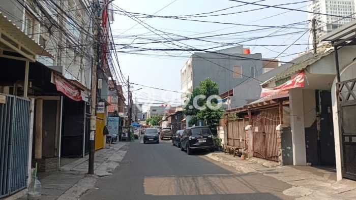 Rumah Elit Modern Siap Huni di Tanjung Duren Jakarta Barat Rumah Elit Modern Siap Huni di Tanjung Duren Jakarta Barat