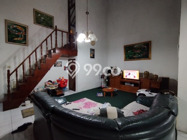 Rumah Elit LB 300m2 Siap Pakai Desain Elegan di Margacinta, Bandung Rumah Elit LB 300m2 Siap Pakai Desain Elegan di Margacinta, Bandung