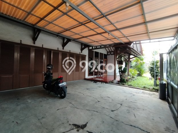 Rumah Elit LB 300m2 Siap Pakai Desain Elegan di Margacinta, Bandung Rumah Elit LB 300m2 Siap Pakai Desain Elegan di Margacinta, Bandung