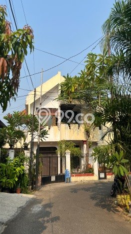Jual Rumah Luas Elegan Dengan View Eksklusif di Bintaro, Jakarta Selatan Jual Rumah Luas Elegan Dengan View Eksklusif di Bintaro, Jakarta Selatan
