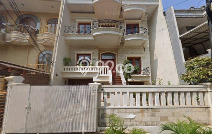 Hunian Mewah LB 550m2 Siap Pakai Desain Elegan di Sunter, Jakarta Utara Hunian Mewah LB 550m2 Siap Pakai Desain Elegan di Sunter, Jakarta Utara