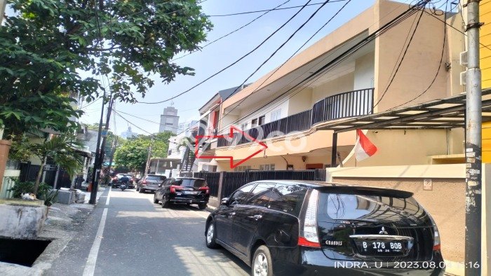 For Sale! Luxury House LT 223m2 Desain Modern di Petojo For Sale! Luxury House LT 223m2 Desain Modern di Petojo
