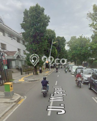 Hunian Mewah Siap Huni LT 718m2 di Kebayoran Baru, Jakarta Selatan Hunian Mewah Siap Huni LT 718m2 di Kebayoran Baru, Jakarta Selatan