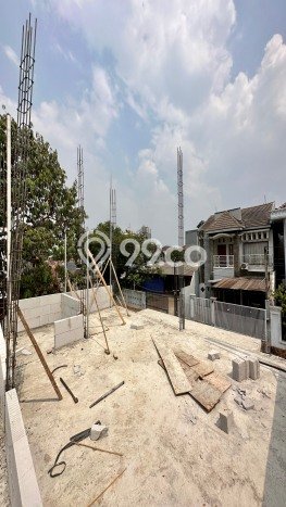 Rumah EXCLUSIVE area Kalisari, Jakarta Timur, LT 94m² Bangunan 128m² KESEMPATAN TERBATAS! Rumah EXCLUSIVE area Kalisari, Jakarta Timur, LT 94m² Bangunan 128m² KESEMPATAN TERBATAS!