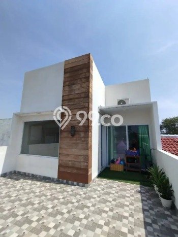 Rumah Minimalis 4 Kamar LT 90m2 di Taman Royal Rumah Minimalis 4 Kamar LT 90m2 di Taman Royal
