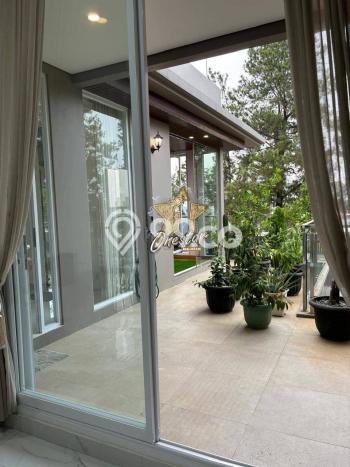 Dijual Rumah Mewah Megah Dengan View Cantik di Gading Serpong, Tangerang Dijual Rumah Mewah Megah Dengan View Cantik di Gading Serpong, Tangerang