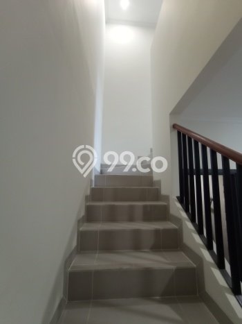 Disewakan! Rumah 3 Kamar Tidur &
2 Kamar Mandi di Gading Serpong, Tangerang Disewakan! Rumah 3 Kamar Tidur &
2 Kamar Mandi di Gading Serpong, Tangerang