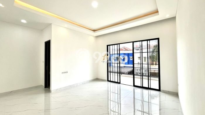 Jual Rumah Luas Elegan Dengan View Cantik di Kalideres, Jakarta Barat Jual Rumah Luas Elegan Dengan View Cantik di Kalideres, Jakarta Barat