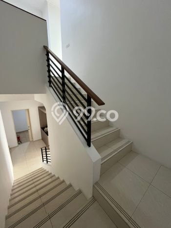 Rumah 5 Kamar Ada Ac, Lemari, Dipan Tiap Kamar Di Gading Serpong Rumah 5 Kamar Ada Ac, Lemari, Dipan Tiap Kamar Di Gading Serpong