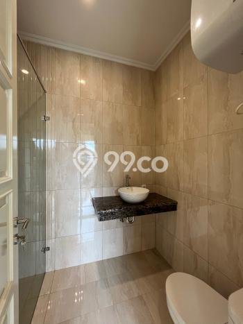 Rumah Modern di BSD The Green, Tangerang, Luas 144m² Bangunan 210m² Rumah Modern di BSD The Green, Tangerang, Luas 144m² Bangunan 210m²