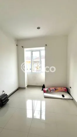 Disewakan! Rumah 3 Kamar Tidur &
2 Kamar Mandi di Gading Serpong, Tangerang Disewakan! Rumah 3 Kamar Tidur &
2 Kamar Mandi di Gading Serpong, Tangerang