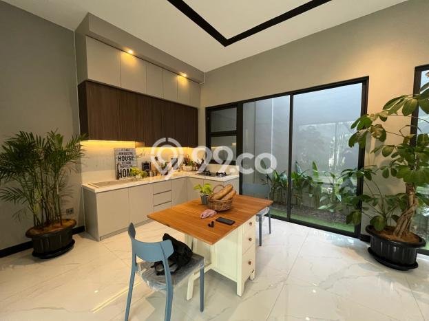 For Sale! Luxury House LT 252m2 Desain Elegan di BSD City For Sale! Luxury House LT 252m2 Desain Elegan di BSD City