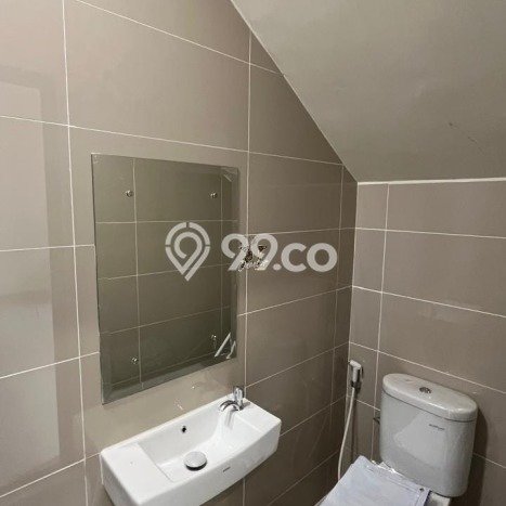 Jual Rumah Eksklusif 2 KT di Gading Serpong, Tangerang Jual Rumah Eksklusif 2 KT di Gading Serpong, Tangerang
