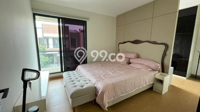 Dijual Rumah Luas Elegan Dengan View Eksklusif di Gading Serpong, Tangerang Dijual Rumah Luas Elegan Dengan View Eksklusif di Gading Serpong, Tangerang
