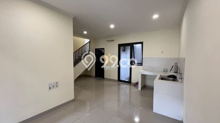 Disewakan! Rumah 3 Kamar Tidur &
2 Kamar Mandi di Gading Serpong, Tangerang Disewakan! Rumah 3 Kamar Tidur &
2 Kamar Mandi di Gading Serpong, Tangerang