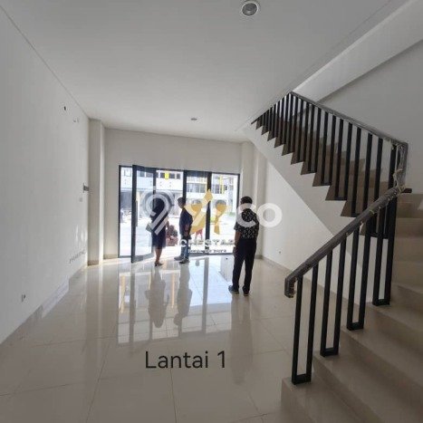 Ruko Bagus LT 40m2 LB 121m2 Dijual di BSD Tangerang Selatan Ruko Bagus LT 40m2 LB 121m2 Dijual di BSD Tangerang Selatan