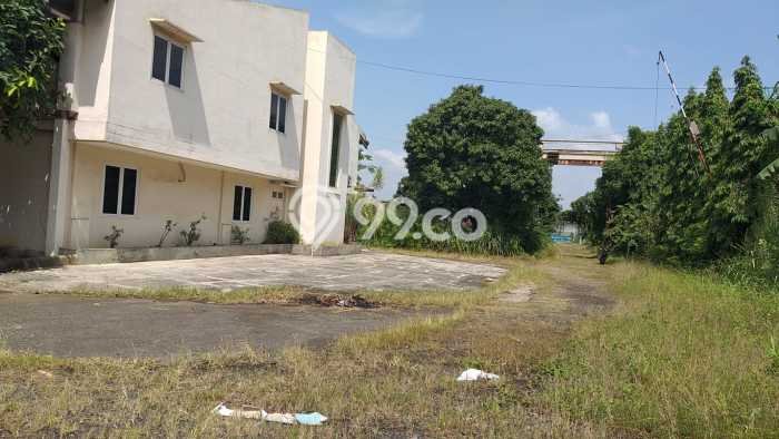 Gudang Area Strategis di Pasar Kemis, Luas 5500m², Jalan Utama Gudang Area Strategis di Pasar Kemis, Luas 5500m², Jalan Utama