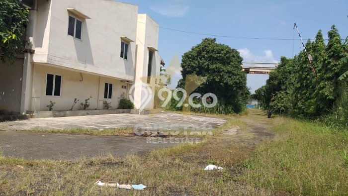 Gudang Area Strategis di Pasar Kemis, Luas 5500m², Jalan Utama Gudang Area Strategis di Pasar Kemis, Luas 5500m², Jalan Utama
