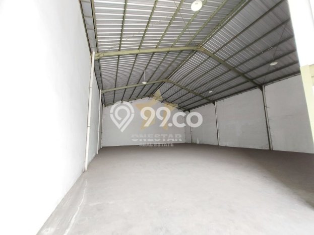Gudang Kawasan Jatake, Luas 450m², Pusat Komersial, Jalan Utama Gudang Kawasan Jatake, Luas 450m², Pusat Komersial, Jalan Utama