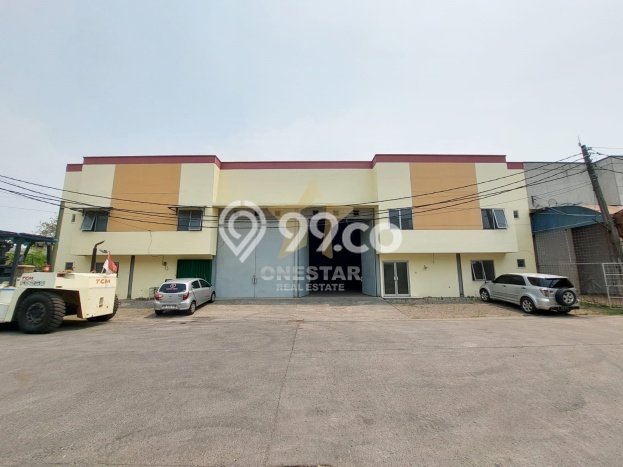 Gudang Kawasan Jatake, Luas 450m², Pusat Komersial, Jalan Utama Gudang Kawasan Jatake, Luas 450m², Pusat Komersial, Jalan Utama