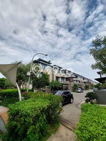 Jual Segera Rumah 4 KT 4 KM di BSD Komersial Area, Tangerang Jual Segera Rumah 4 KT 4 KM di BSD Komersial Area, Tangerang