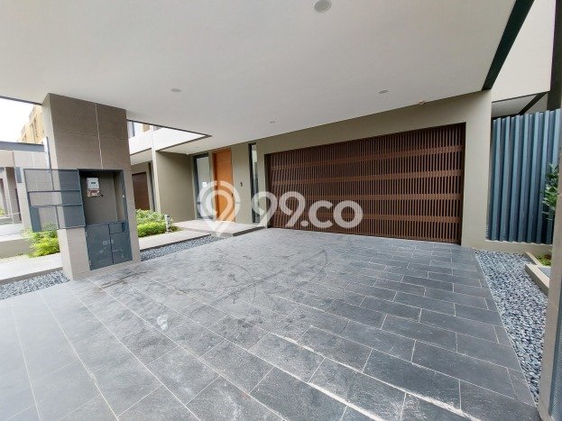 Hunian Mewah LB 480m2 Siap Huni Desain Elegan di BSD Green Wich, Tangerang Hunian Mewah LB 480m2 Siap Huni Desain Elegan di BSD Green Wich, Tangerang