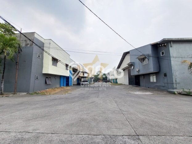 Gudang Kawasan Jatake, Luas 450m², Pusat Komersial, Jalan Utama Gudang Kawasan Jatake, Luas 450m², Pusat Komersial, Jalan Utama