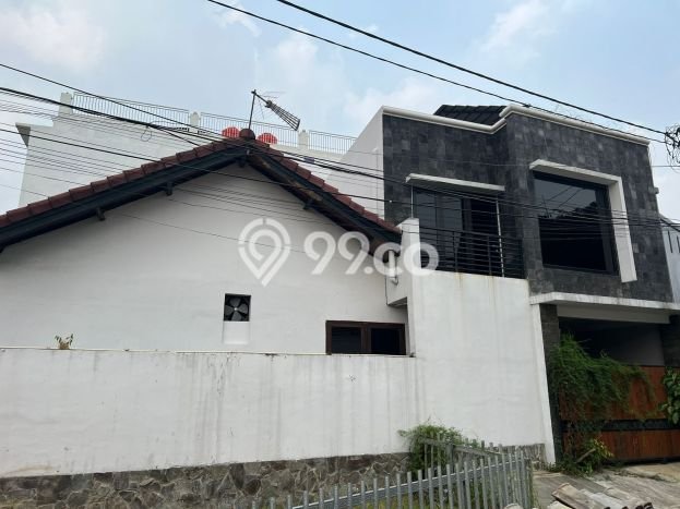 Rumah Nyaman dengan Luas Bangunan 150m² di Lokasi Serpong Villa Melati Mas, Tangerang Selatan Rumah Nyaman dengan Luas Bangunan 150m² di Lokasi Serpong Villa Melati Mas, Tangerang Selatan