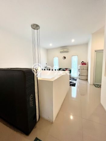 Rumah 4 KT 4 KM Luas Tanah 150m², LB 250m² di BSD, Tangerang Rumah 4 KT 4 KM Luas Tanah 150m², LB 250m² di BSD, Tangerang