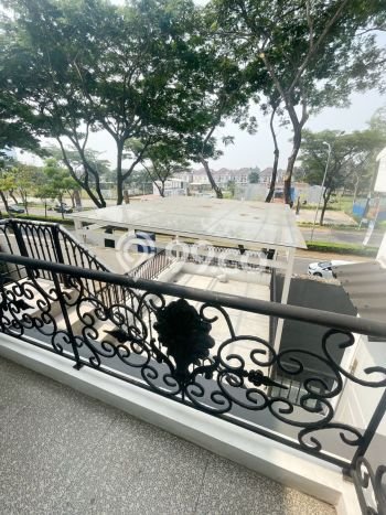 Ready to Use! Premium House LT 300m2 Desain Elegan di Gading Serpong Ready to Use! Premium House LT 300m2 Desain Elegan di Gading Serpong