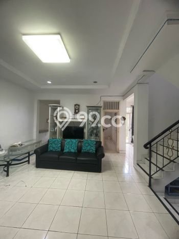 SPECIAL OFFER! Rumah Nyaman area Lippo Karawaci, LT 200m² Bangunan 300m² SPECIAL OFFER! Rumah Nyaman area Lippo Karawaci, LT 200m² Bangunan 300m²
