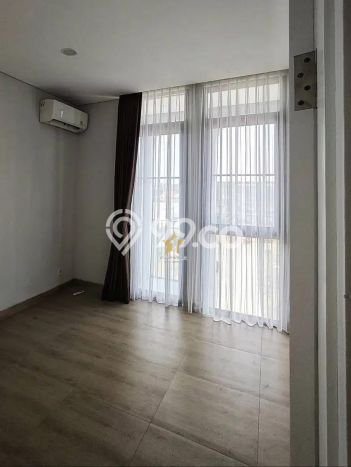 Rumah area BSD City, 4 KT, Akses Universitas, LT 120m² LB 165m² Rumah area BSD City, 4 KT, Akses Universitas, LT 120m² LB 165m²