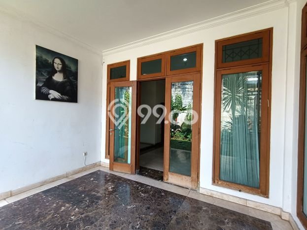 Dijual Rumah Premium dengan Fasilitas Sekitar Lengkap di Kebayoran Lama, Jakarta Selatan Dijual Rumah Premium dengan Fasilitas Sekitar Lengkap di Kebayoran Lama, Jakarta Selatan