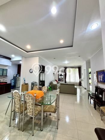 Jual Rumah Mewah Megah Dengan View Eksklusif di Alam Sutera, Tangerang Jual Rumah Mewah Megah Dengan View Eksklusif di Alam Sutera, Tangerang