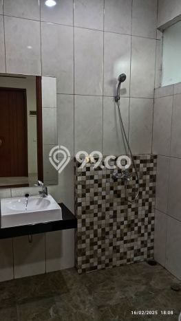 Rumah kawasan BSD Eminent, Akses ke Mall, LT 180m² Rumah kawasan BSD Eminent, Akses ke Mall, LT 180m²