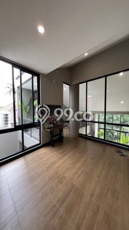 Hunian Elit LB 300m2 Siap Pakai Desain Elegan di BSD, Tangerang Hunian Elit LB 300m2 Siap Pakai Desain Elegan di BSD, Tangerang