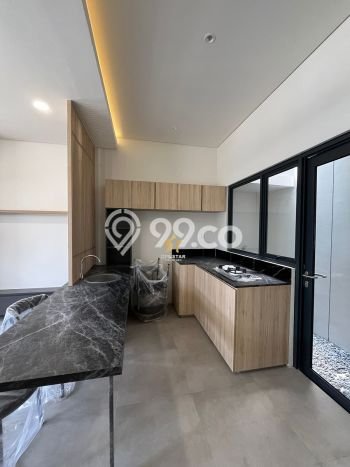 Rumah Asri di BSD City, 2 KM, Area Strategis, LT 50m² LB 70m² Rumah Asri di BSD City, 2 KM, Area Strategis, LT 50m² LB 70m²