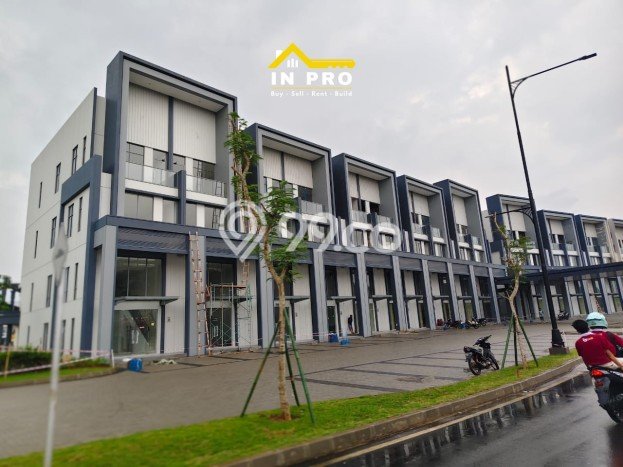 Unit Ruko Dijual di Gatot Subroto Tangerang Luas Bangunan 276m2 Unit Ruko Dijual di Gatot Subroto Tangerang Luas Bangunan 276m2