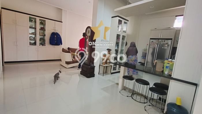 Area Ramai! Ruko Dijual di Ciledug untuk Bisnis Luas Bangunan 480m2 Area Ramai! Ruko Dijual di Ciledug untuk Bisnis Luas Bangunan 480m2