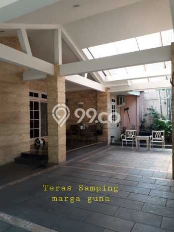 Rumah Elit Modern Siap Huni di Radio Dalam Jakarta Selatan Rumah Elit Modern Siap Huni di Radio Dalam Jakarta Selatan