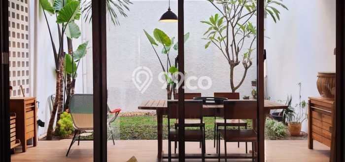 Hunian Mewah LB 217m2 Siap Huni Desain Elegan di Alam Sutera, Tangerang Hunian Mewah LB 217m2 Siap Huni Desain Elegan di Alam Sutera, Tangerang