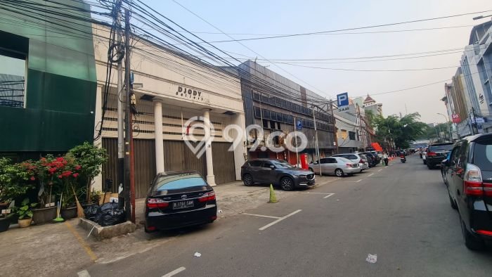 Ruko Dijual di Kebayoran Baru Jakarta Selatan dengan Luas Bangunan 400m2 Ruko Dijual di Kebayoran Baru Jakarta Selatan dengan Luas Bangunan 400m2
