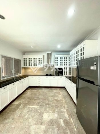 Rumah Eksklusif Siap Huni LT 700m2 di Kebayoran Baru, Jakarta Selatan Rumah Eksklusif Siap Huni LT 700m2 di Kebayoran Baru, Jakarta Selatan