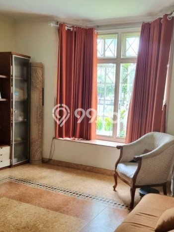 Siap Huni Rumah Mewah 4 Kamar di Kebayoran Baru Dekat ke Mana Pun Siap Huni Rumah Mewah 4 Kamar di Kebayoran Baru Dekat ke Mana Pun