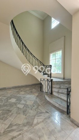 Siap Huni Rumah Mewah 4 Kamar di Kebayoran Baru Dekat ke Mana Saja Siap Huni Rumah Mewah 4 Kamar di Kebayoran Baru Dekat ke Mana Saja