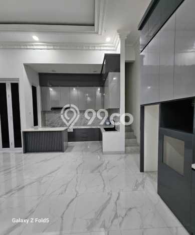 Rumah di , 4 KT, Area Strategis, LT 170m2m² Bangunan 225m2m² Rumah di , 4 KT, Area Strategis, LT 170m2m² Bangunan 225m2m²