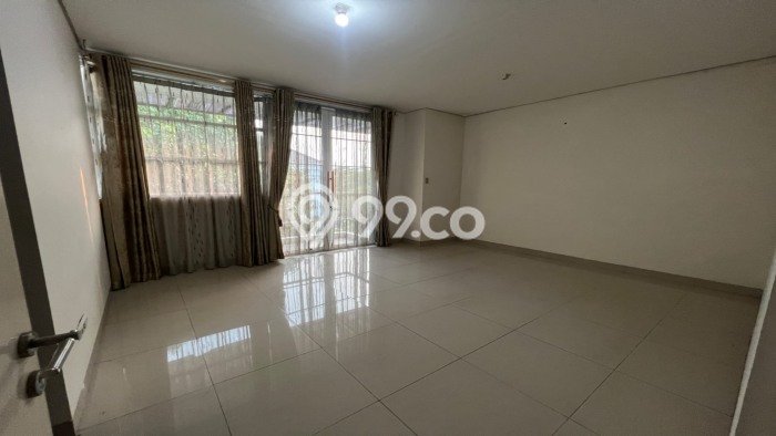 For Sale! Luxury House LT 180m2 Desain Elegan di Grand Wisata For Sale! Luxury House LT 180m2 Desain Elegan di Grand Wisata