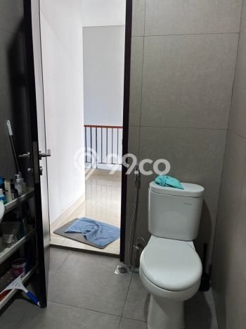 For Sale Rumah 3 Kamar Lokasi Ideal Nyaman dan Strategis di Tapos For Sale Rumah 3 Kamar Lokasi Ideal Nyaman dan Strategis di Tapos